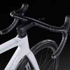 Vélo de route Lapierre Xelius SL 8.0 AXS 2024 - Image 3